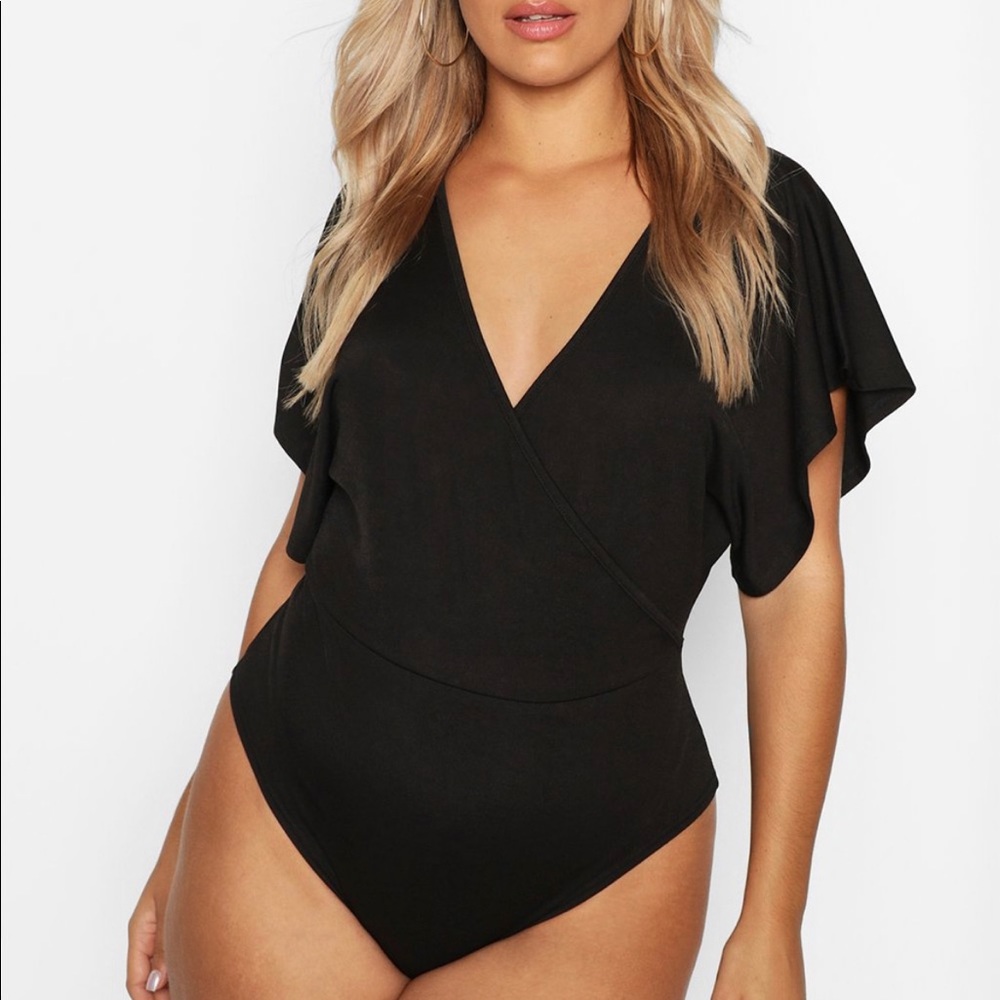 Black Boohoo low cut bodysuit with flutter sleeves